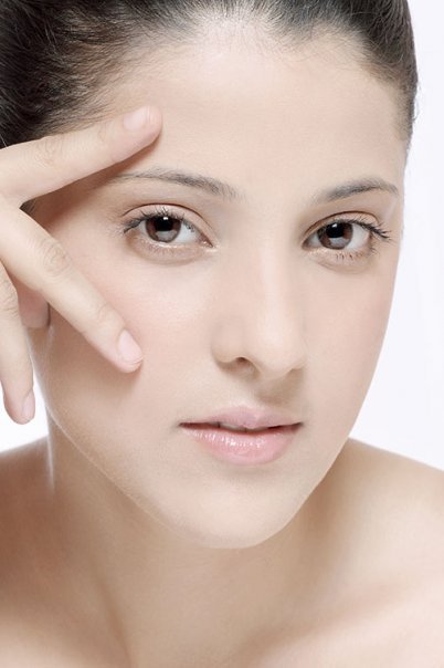 Macro beauty portrait photography showcasing clean skincare and natural makeup by Auckland portrait photographer Jassa